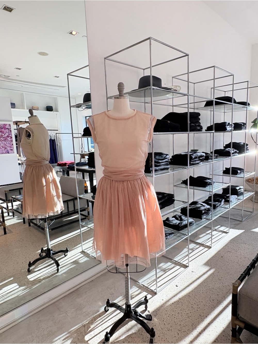 Sleeveless sheer tulle top with tulle skirt, lining in cotton Blush Pink